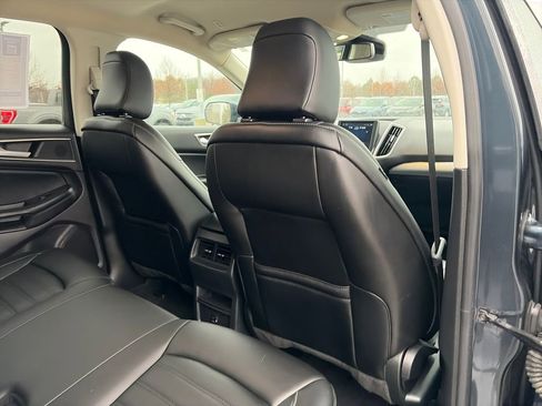 Used 2022 Ford Edge SEL image 30