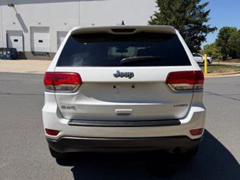 Used 2014 Jeep Grand Cherokee Laredo w/ 18" Wheel & 8.4" Radio Group AWD/4WD image 5