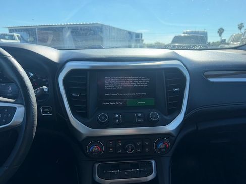 Used 2022 GMC Acadia SLE w/ LPO, Floor Liner Package FWD image 9