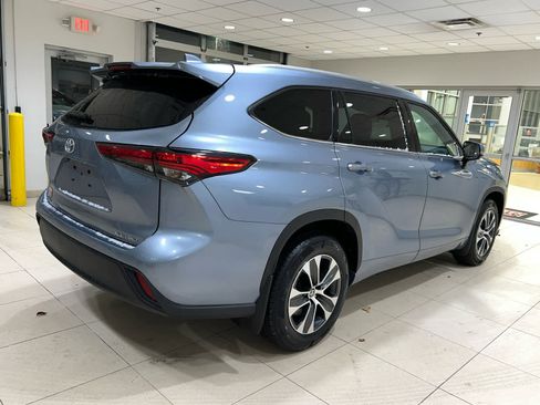 Used 2022 Toyota Highlander XLE image 12