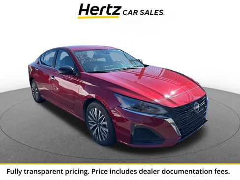 Used 2025 Nissan Altima 2.5 SV FWD image 1
