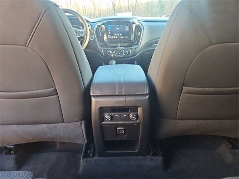 Used 2023 Chevrolet Traverse LT w/ Midnight/Sport Edition image 21
