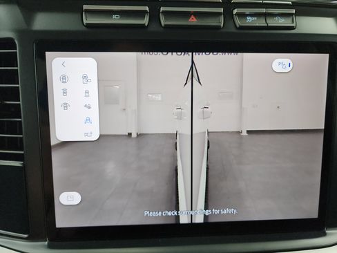 Used 2024 Ford F350 XLT w/ XLT Premium Package image 63