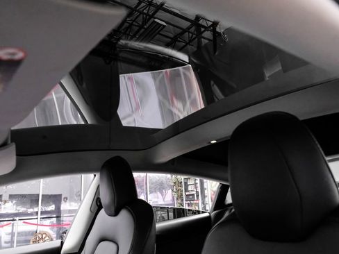 Used 2019 Tesla Model 3 Standard Range RWD image 6