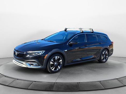 Used 2018 Buick Regal Essence w/ Driver Confidence Package #1 AWD/4WD image 3