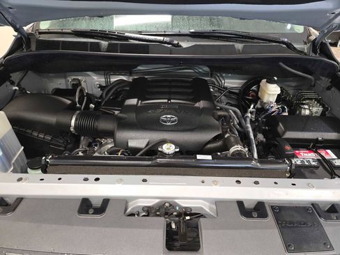 Used 2020 Toyota Tundra SR5 w/ TRD Off-Road Package AWD/4WD image 9