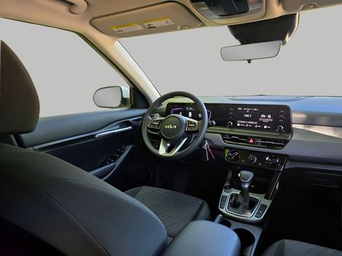 Used 2026 Kia Seltos LX FWD image 9