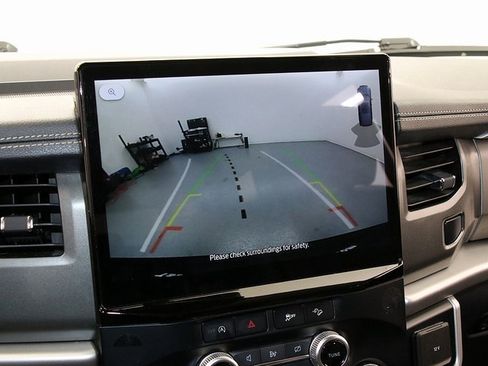 Used 2024 Ford Expedition Max XLT image 18