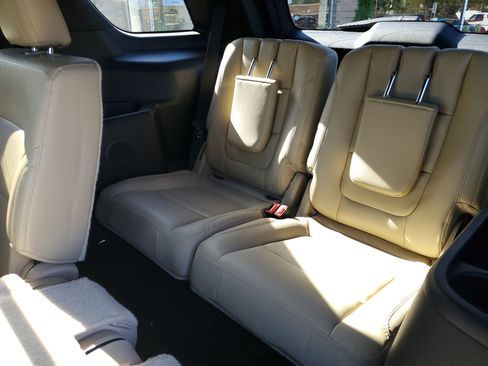 Used 2016 Ford Explorer XLT w/ Equipment Group 202A image 17