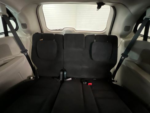 Used 2014 Dodge Grand Caravan American Value Package w/ UConnect Hands-Free Group image 21