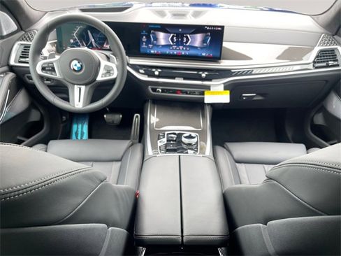 New 2026 BMW X7 M60i image 10