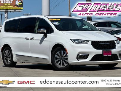 Used 2023 Chrysler Pacifica Limited