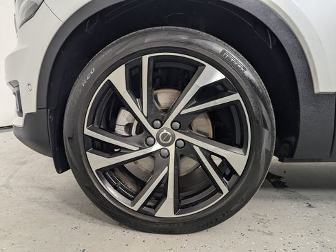 Used 2021 Volvo XC40 T5 R-Design w/ Advanced Package AWD/4WD image 9