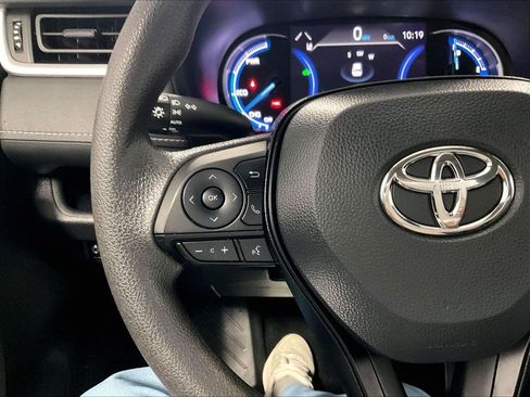 Used 2025 Toyota RAV4 XLE AWD/4WD image 22