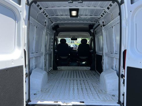 Used 2025 RAM ProMaster 2500 w/ Convenience Group FWD image 5