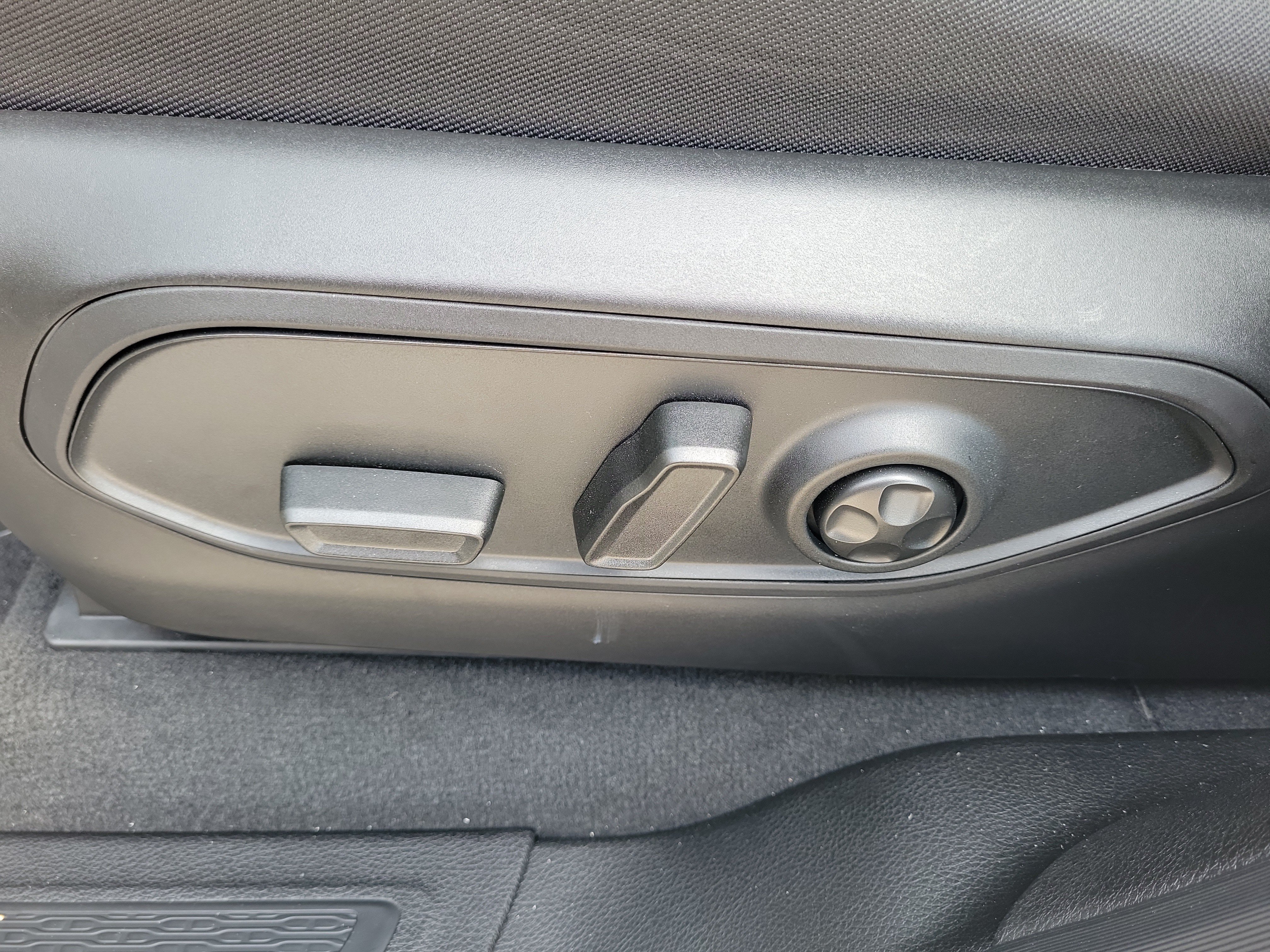 Used 2026 Jeep Grand Cherokee L 2WD image 14