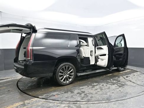 Used 2020 Cadillac Escalade ESV Platinum w/ Escalade Sport Edition AWD/4WD image 66