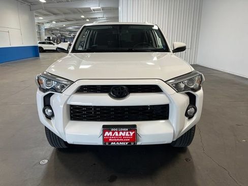 Used 2017 Toyota 4Runner SR5 AWD/4WD image 8