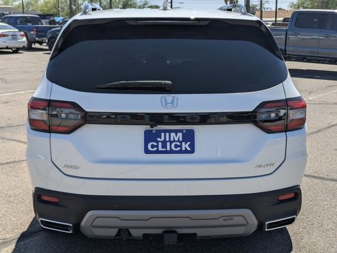 Used 2025 Honda Pilot Elite image 3