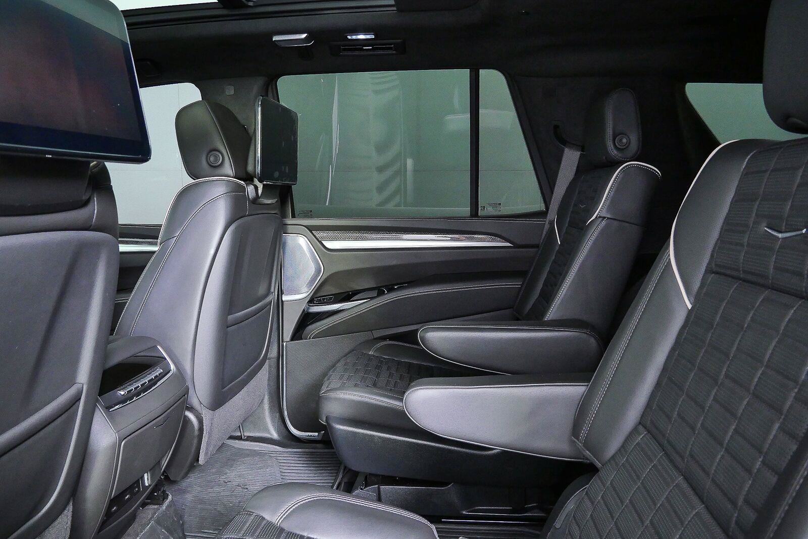 Used 2025 Cadillac Escalade V w/ LPO, Floor Liner Package AWD/4WD image 18