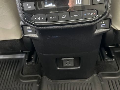 Used 2024 Toyota Grand Highlander Platinum image 25