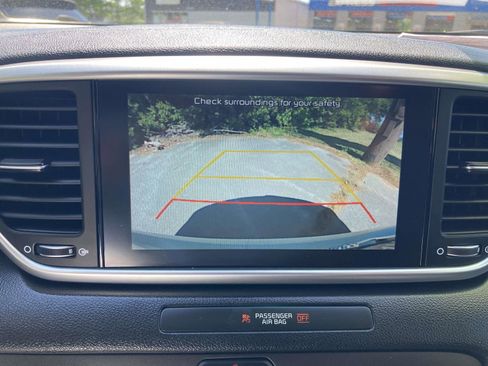 Used 2022 Kia Sportage LX image 21