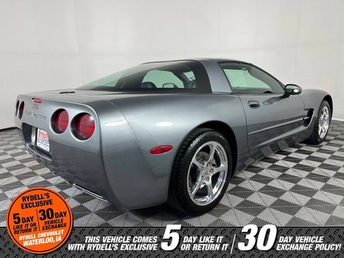 Used 2004 Chevrolet Corvette Coupe RWD image 3
