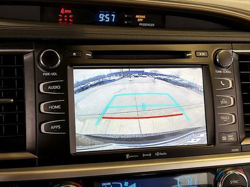 Used 2019 Toyota Highlander XLE image 16