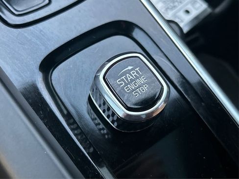 Used 2024 Volvo XC60 T8 Ultimate w/ Protection Package Premier image 31