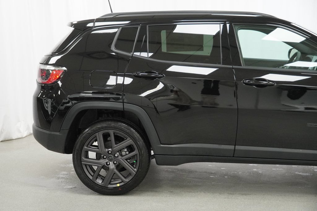 New 2026 Jeep Compass Latitude AWD/4WD image 9