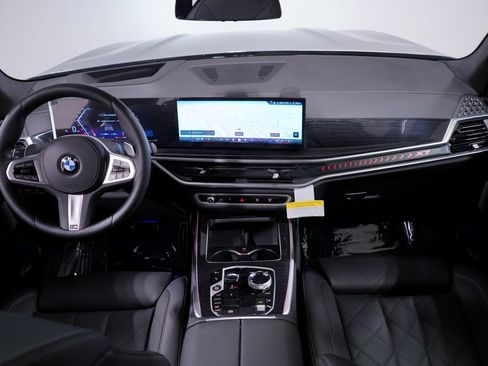 Used 2026 BMW X7 xDrive40i w/ M Sport Package AWD/4WD image 13