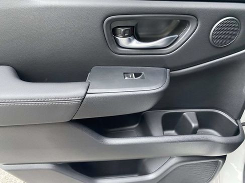 Used 2025 Honda Pilot EX-L image 12