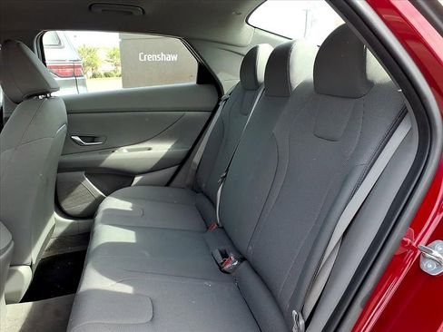 Certified 2023 Hyundai Elantra SE FWD image 4