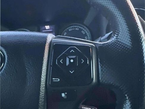 Used 2016 Toyota Tacoma TRD Sport w/ Towing Package image 30