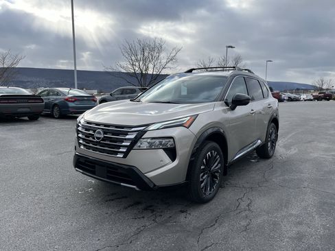 New 2026 Nissan Rogue Platinum image 8