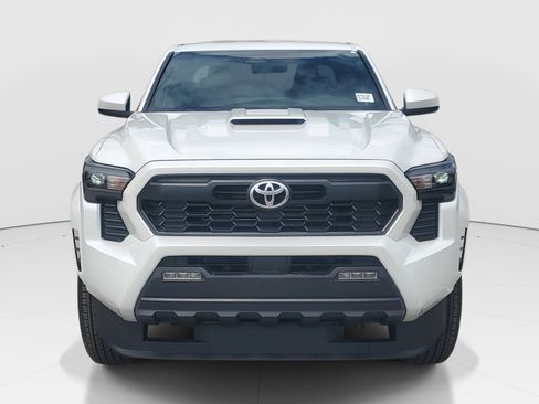 Used 2025 Toyota Tacoma TRD Sport RWD image 3