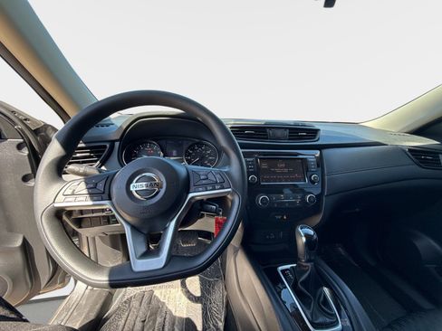 Used 2018 Nissan Rogue S image 24