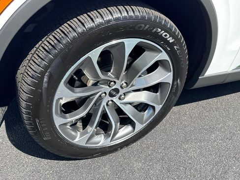Used 2025 Lincoln Aviator Reserve AWD/4WD image 32