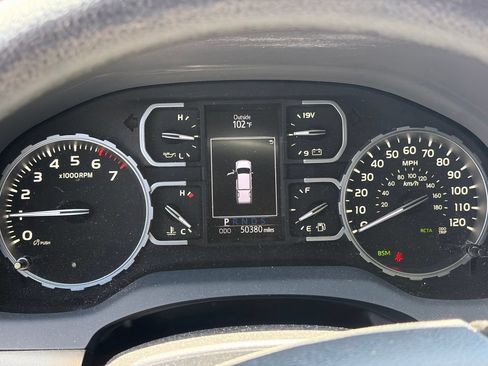 Used 2019 Toyota Tundra SR5 w/ TRD Off Road Package AWD/4WD image 11