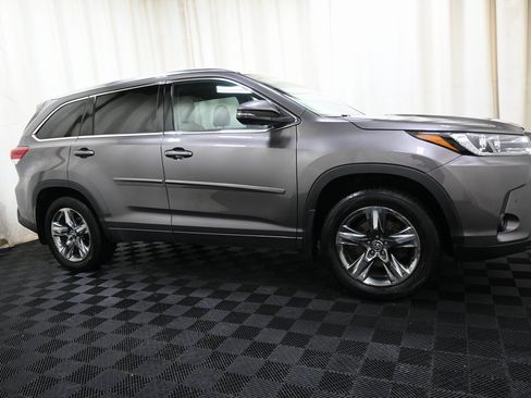 Used 2019 Toyota Highlander Limited image 5