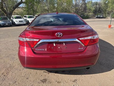 Used 2015 Toyota Camry XLE w/ Moonroof Package image 4
