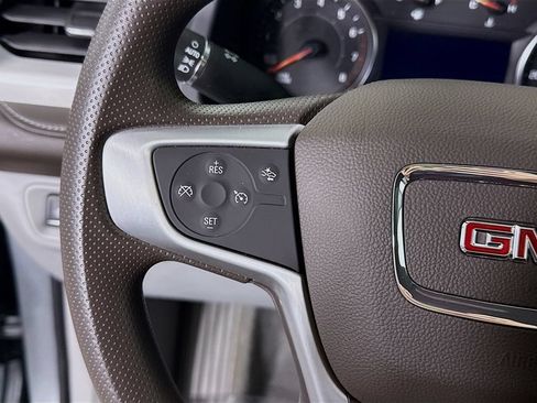 Used 2023 GMC Acadia SLE w/ Driver Convenience Package FWD image 21