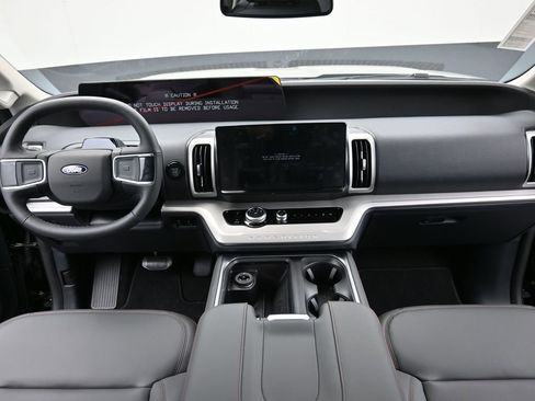 New 2025 Ford Expedition Active image 16