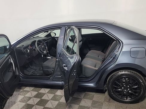 Used 2019 Toyota Corolla LE w/ Carpet Mat Package (TMS) FWD image 15
