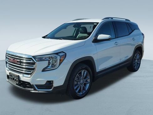 Used 2023 GMC Terrain SLT image 3