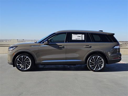 New 2026 Lincoln Aviator Reserve image 4