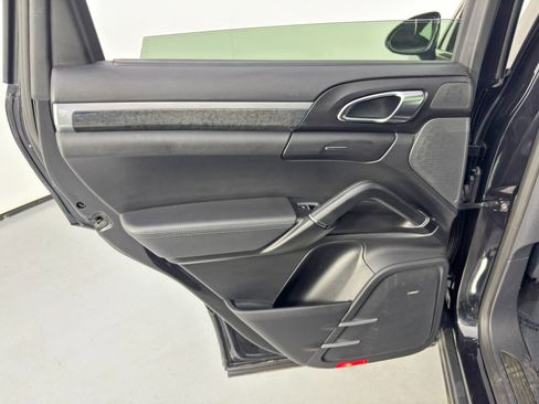 Used 2017 Porsche Cayenne Turbo image 42