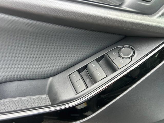 New 2027 Chevrolet Equinox LT w/ Convenience Package II FWD image 13