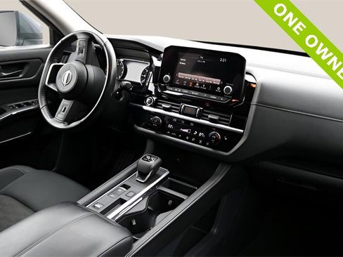 Used 2024 Nissan Pathfinder SV image 16