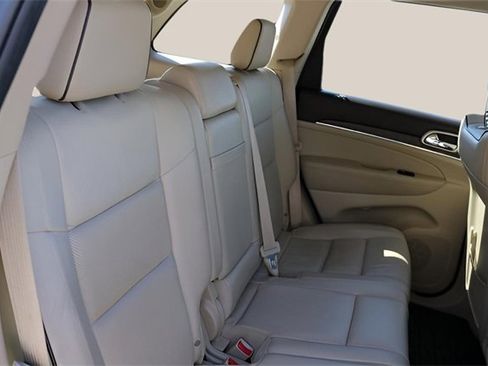 Used 2015 Jeep Grand Cherokee Overland image 18